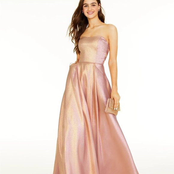 Blondie Nites Juniors' Strapless Metallic Gown
